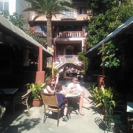 Bed & Breakfast Corona *